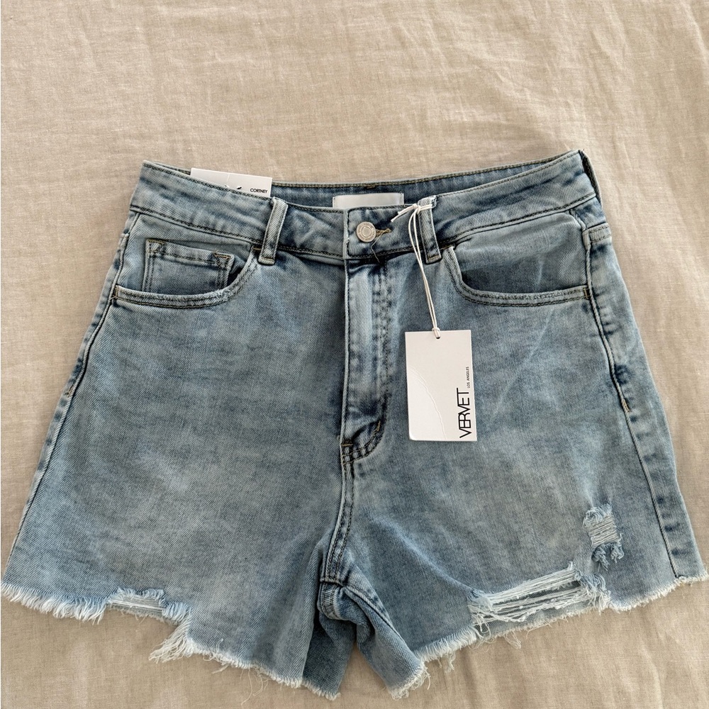 NWT VICI Vervet Light Blue Denim Shorts SZ L (30 waist) Stretch Mom Short